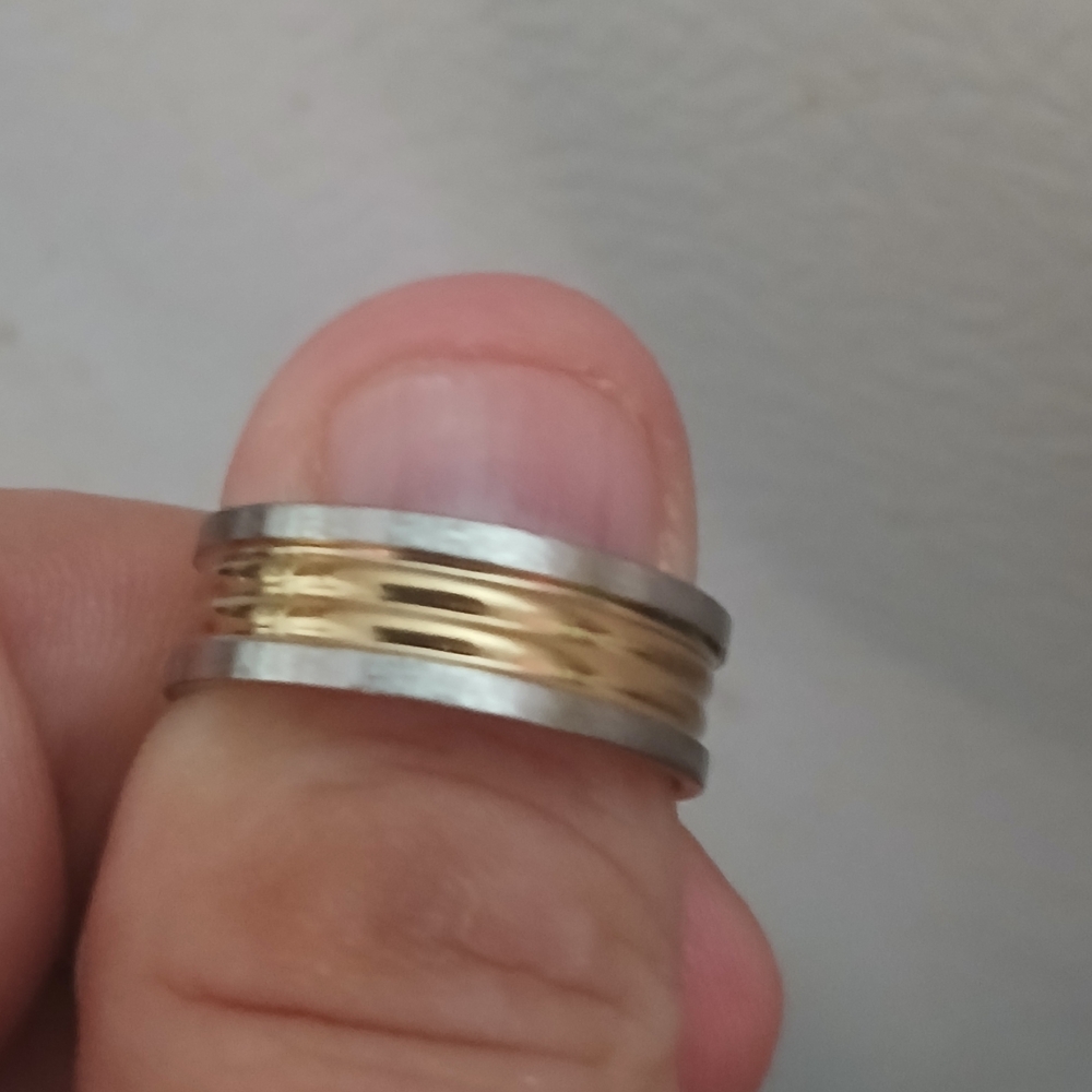 Elegant Two-Tone Band Ring